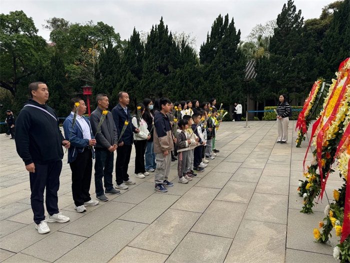 緬懷英烈志，傳承民族魂—黃花崗七十二烈士陵園祭奠活動(dòng)   -3